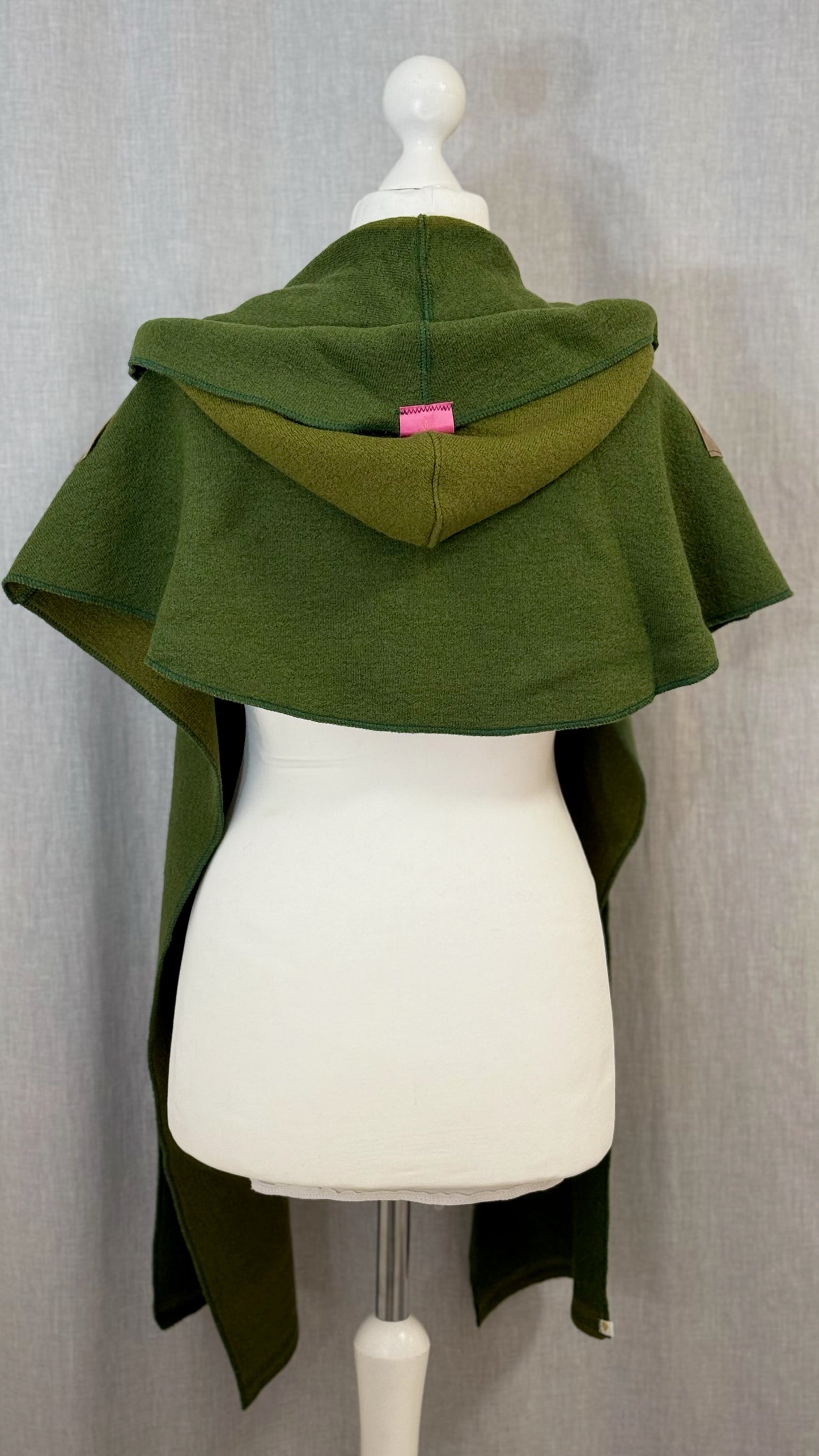 Kapuzenschal hell- und dunkelolivgrün