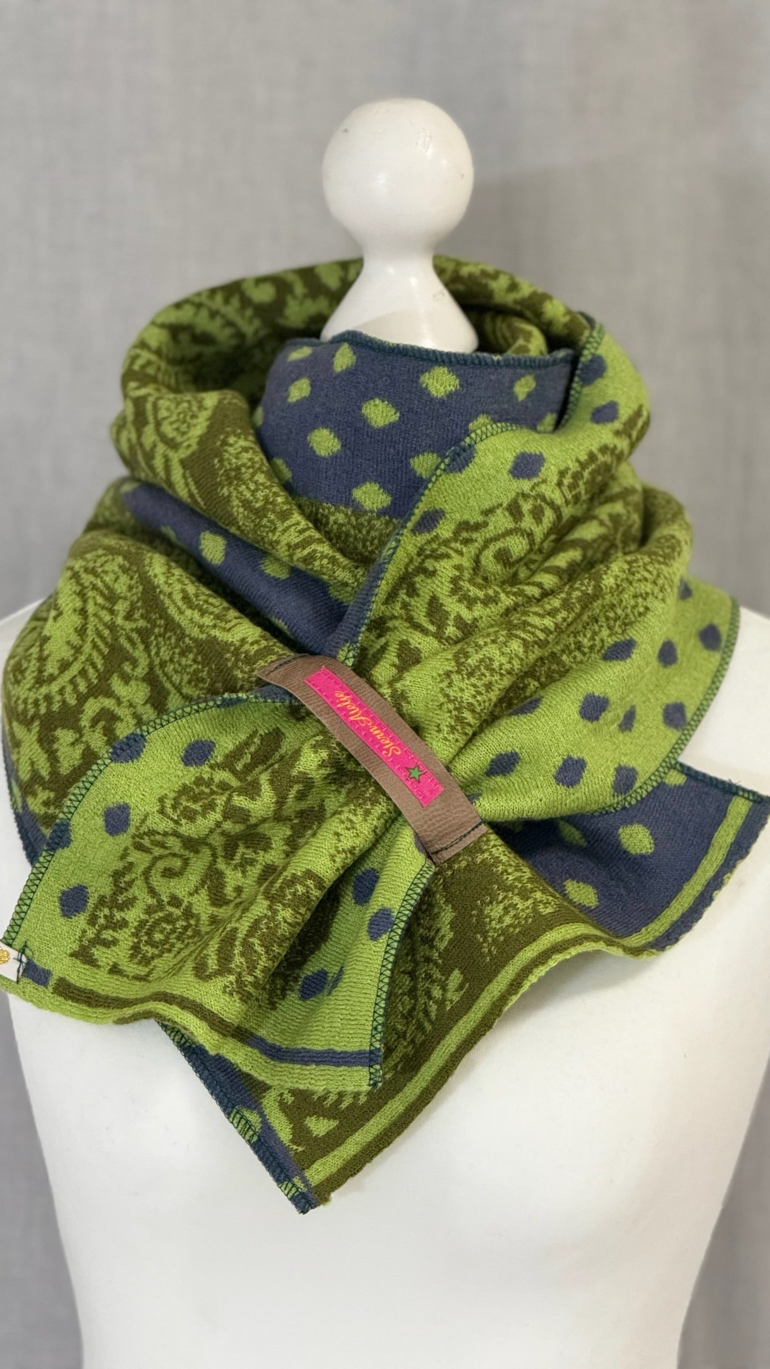 Schal Rautenmuster hellgrün, olivgrün mit blau