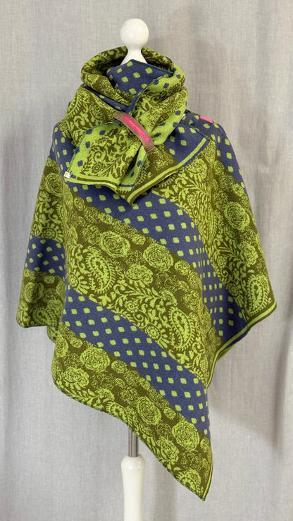 Poncho Rautenmuster hellgrün, olivgrün mit blau