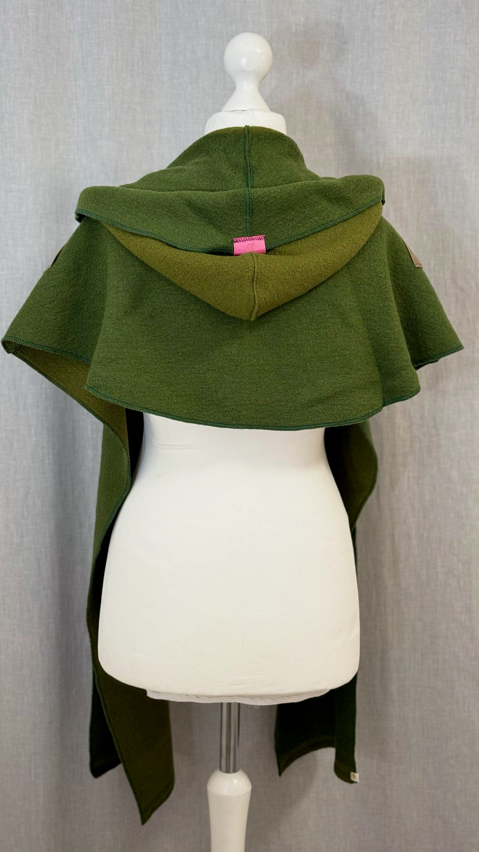 Kapuzenschal hell- und dunkelolivgrün