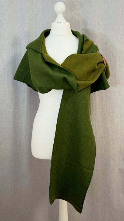 Kapuzenschal hell- und dunkelolivgrün