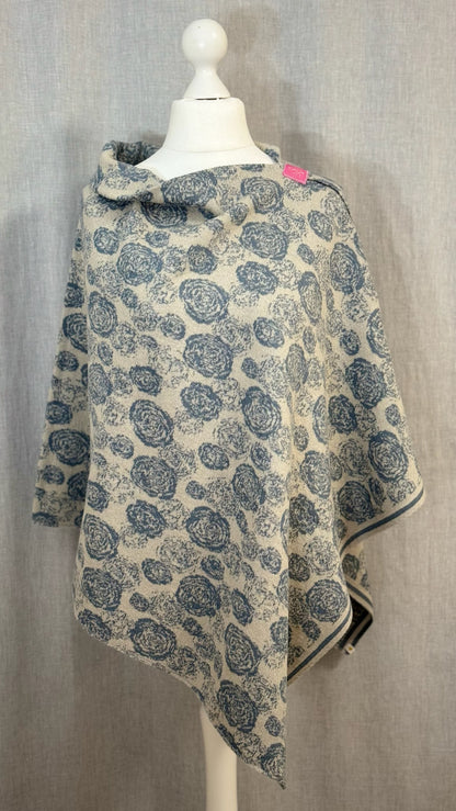 Poncho Rose sand mit blaugrau