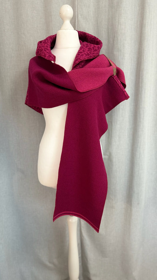 Kapuzuenschal „Hobbit“ in Brombeere/pink