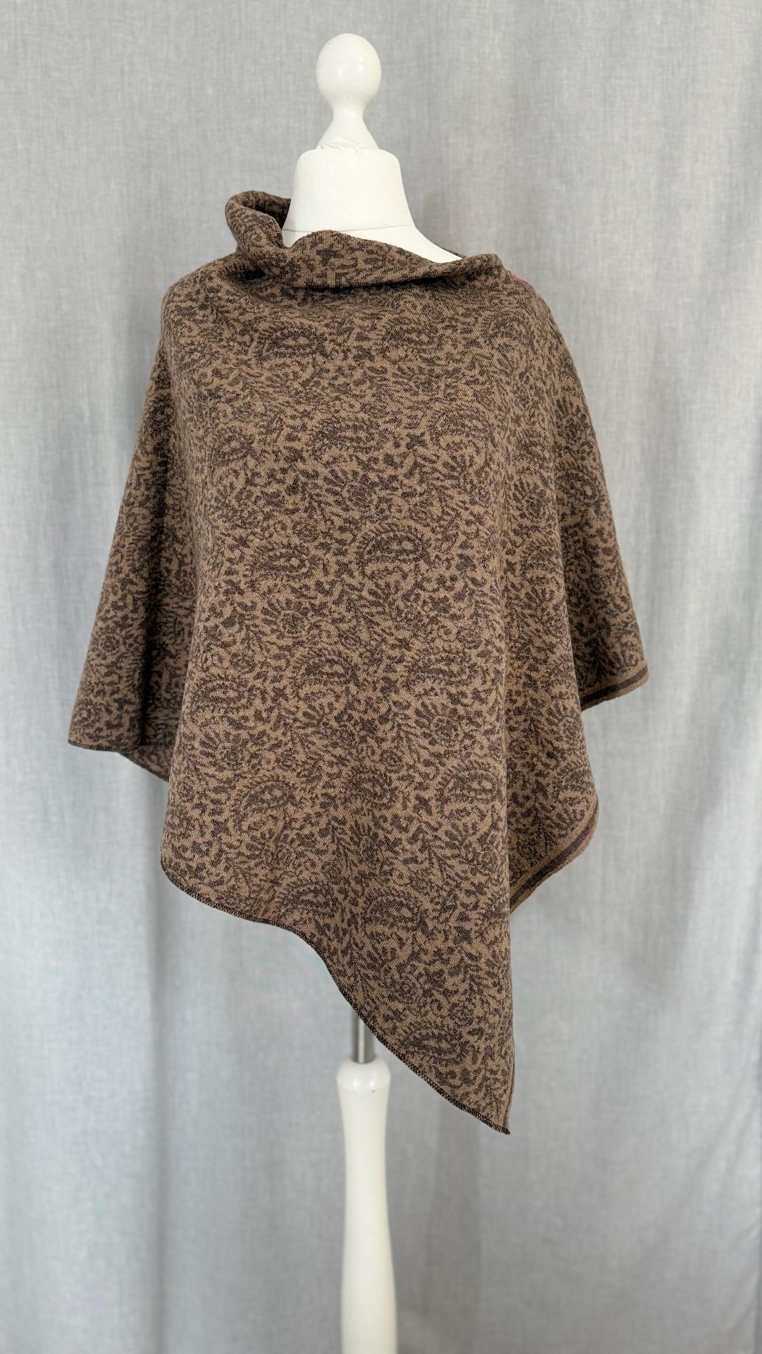 Poncho in Braun/Schoko