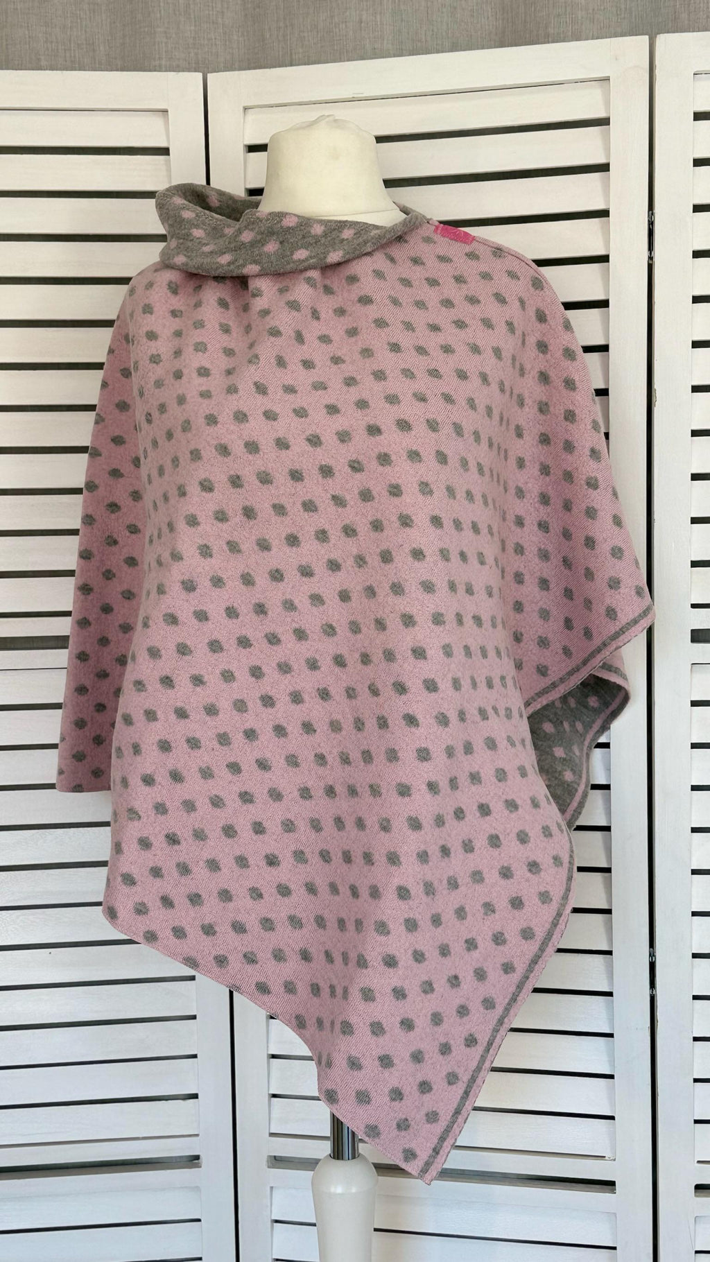 Poncho Gepunktet Grau/Rosa